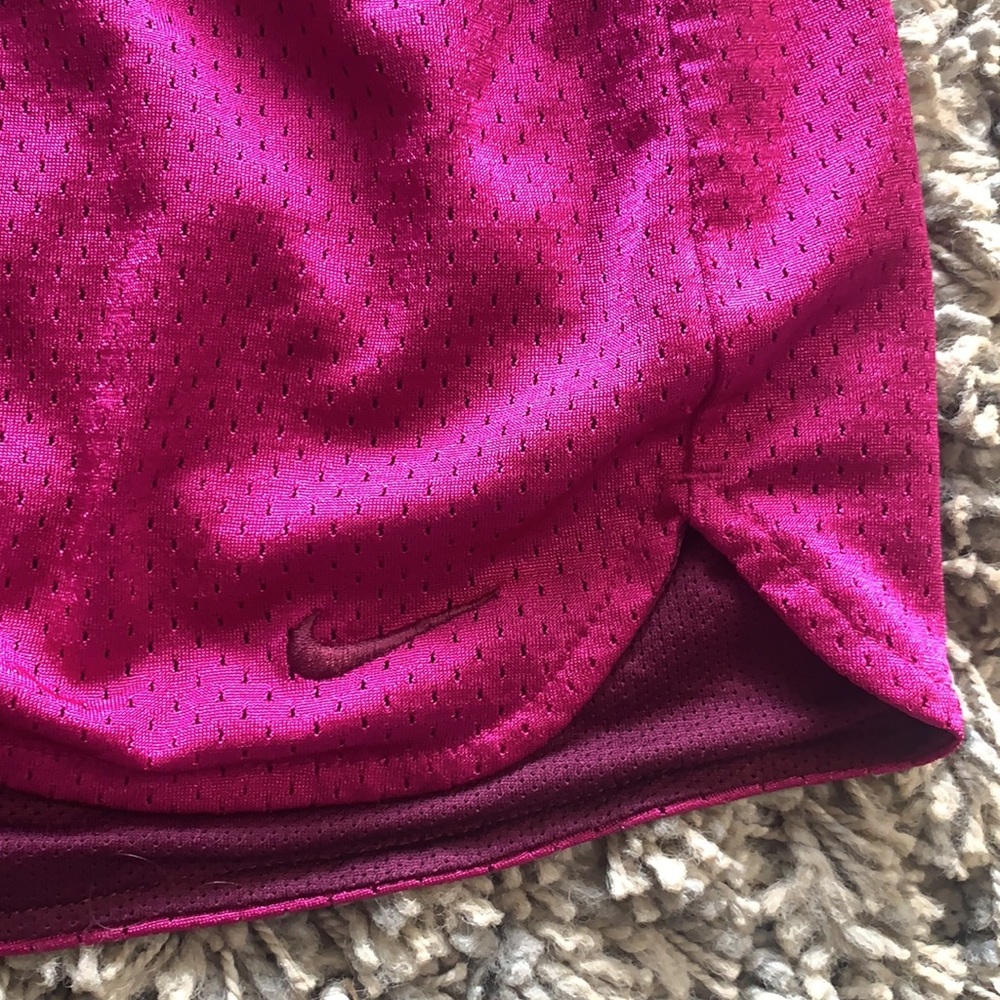 Nike Dry Fit Fuscia Shorts Size L - Picture 2 of 6